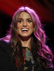 4aafe9158320425 Nikki Reed   Twilight Saga Concert Tour in Chicago (Nov. 8)   30 HQ high resolution candids