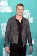 Александр Людвиг (Alexander Ludwig) 2012 MTV Movie Awards (June 3) - 8xHQ 7aa5e7196624386