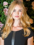 Rosie Huntington Whiteley ロージー・ハンティントン・ホワイトレー